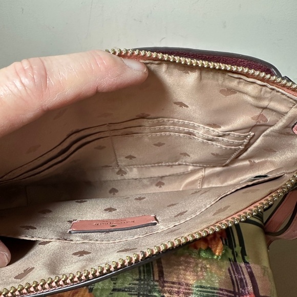 Kate Spade crossbody. - Picture 11 of 14